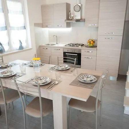 Casa Gemma - Big Family House With Free Parking * San Giovanni Lupatoto